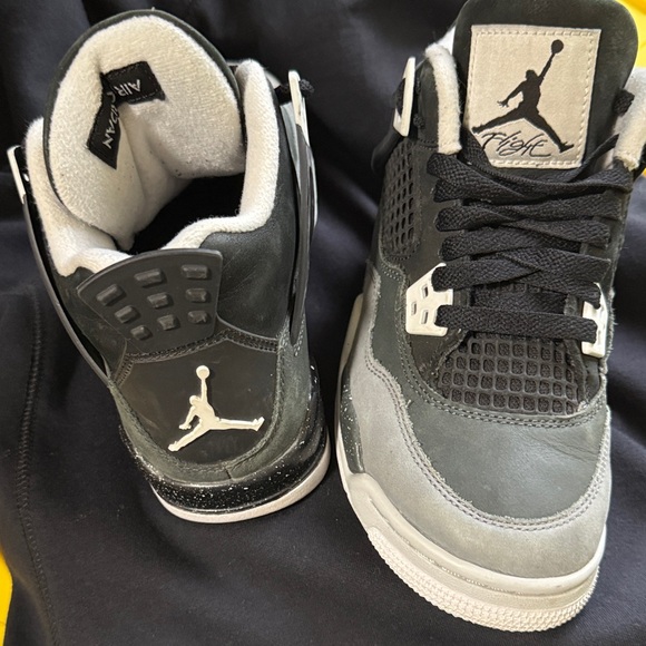 Jordan Kids Sneakers in Black and Gray